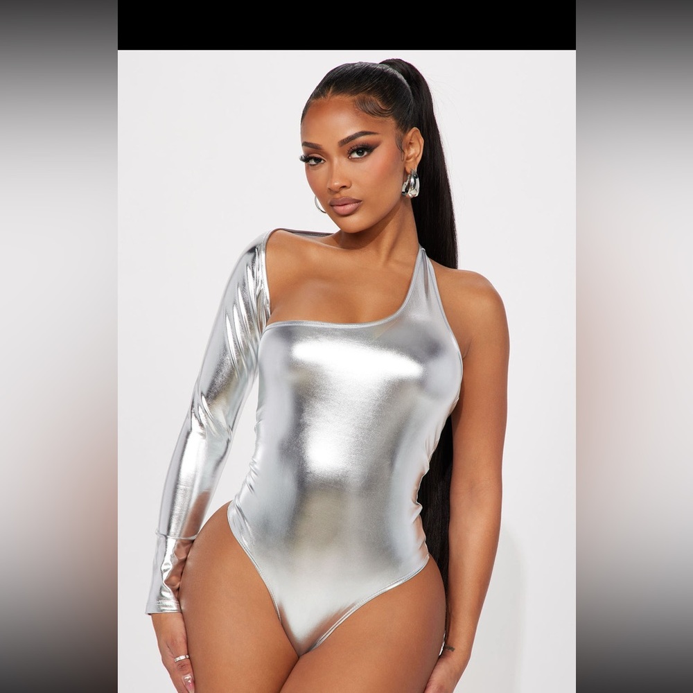 Fashion Nova metallic silver bodysuits NWT. Never tried on